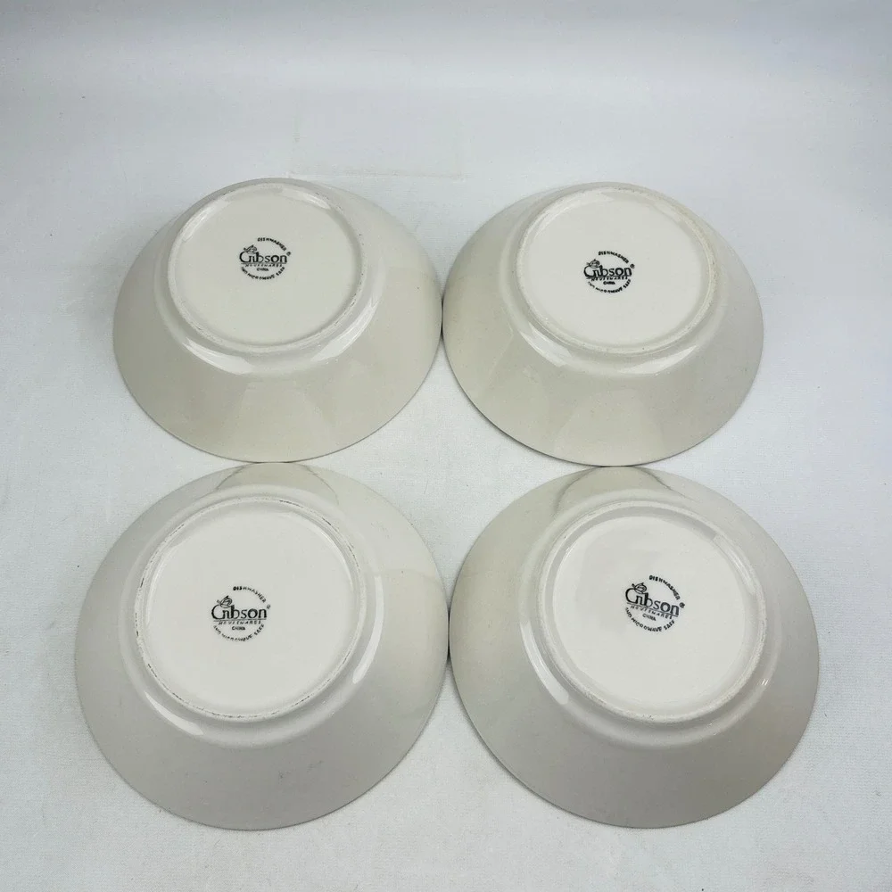 Gibson Barnyard Coupe Cereal Soup Bowl Set of 4 Cow Heart Check Apple Country